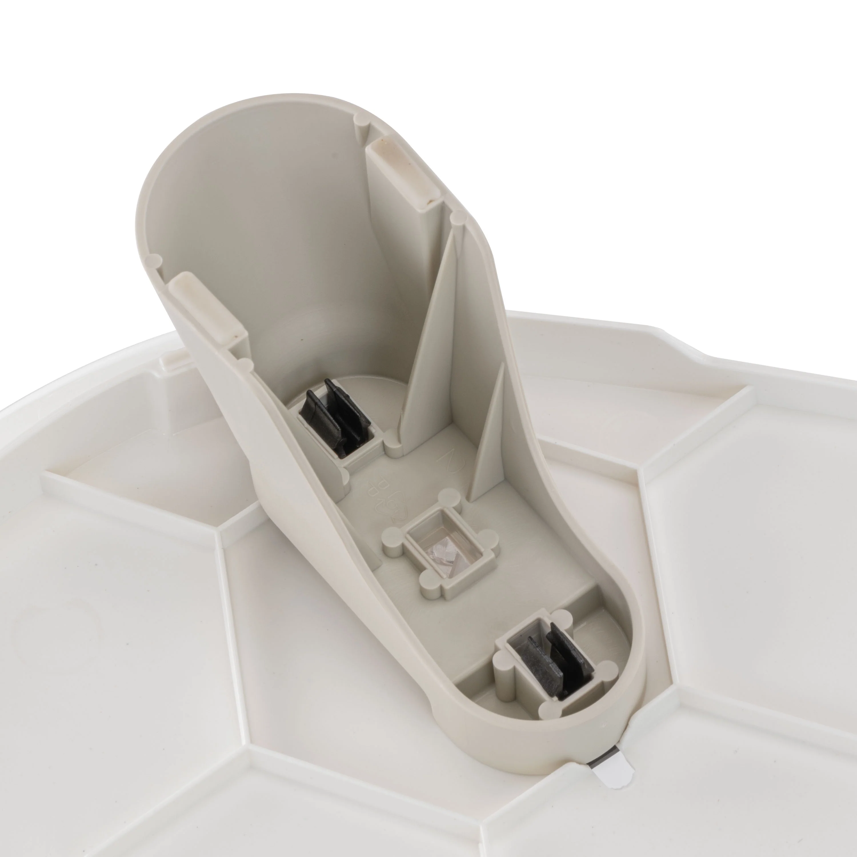THRONE - Image 9